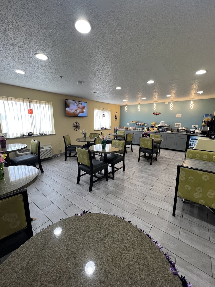 Days Inn by Wyndham Batavia Ohio 14/22