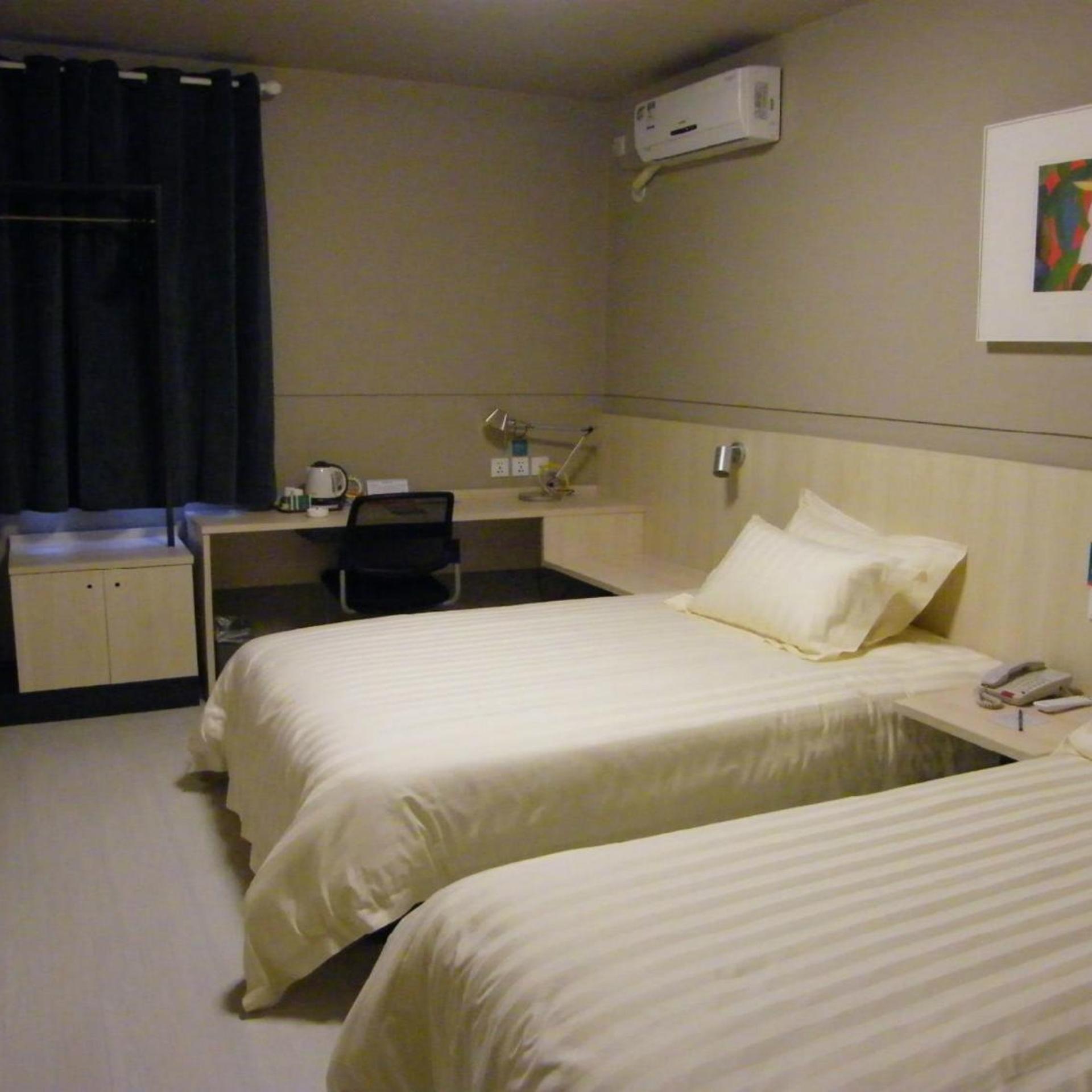 Jinjiang Inn Select (Shenyang North Railway Station Huigong Square) 12/43