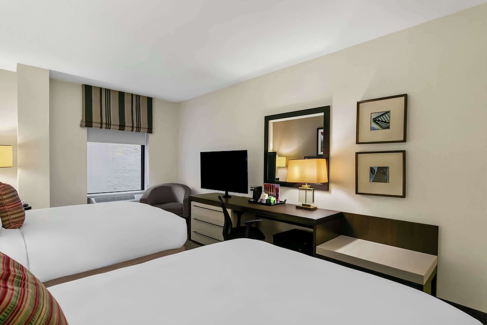 Sonesta Hotel Baltimore Inner Harbor 20/60