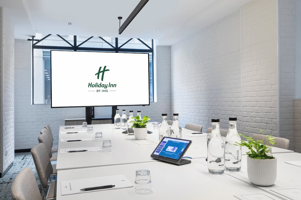 Holiday Inn Melbourne Bourke Street Mall by IHG 40/48