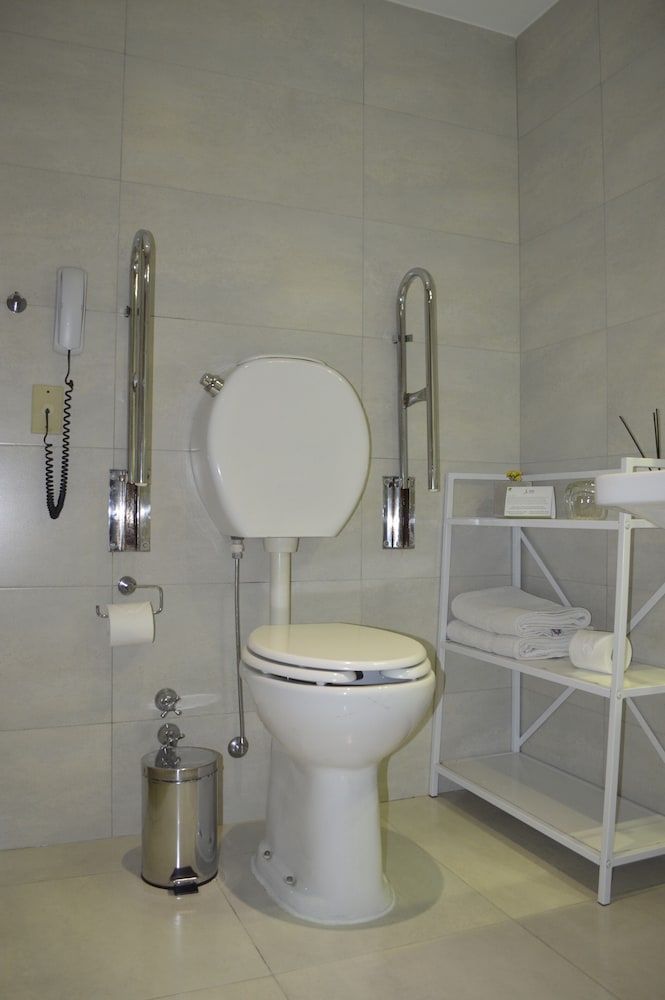Ian Hotel (ex Howard Johnson Palermo) 24/54