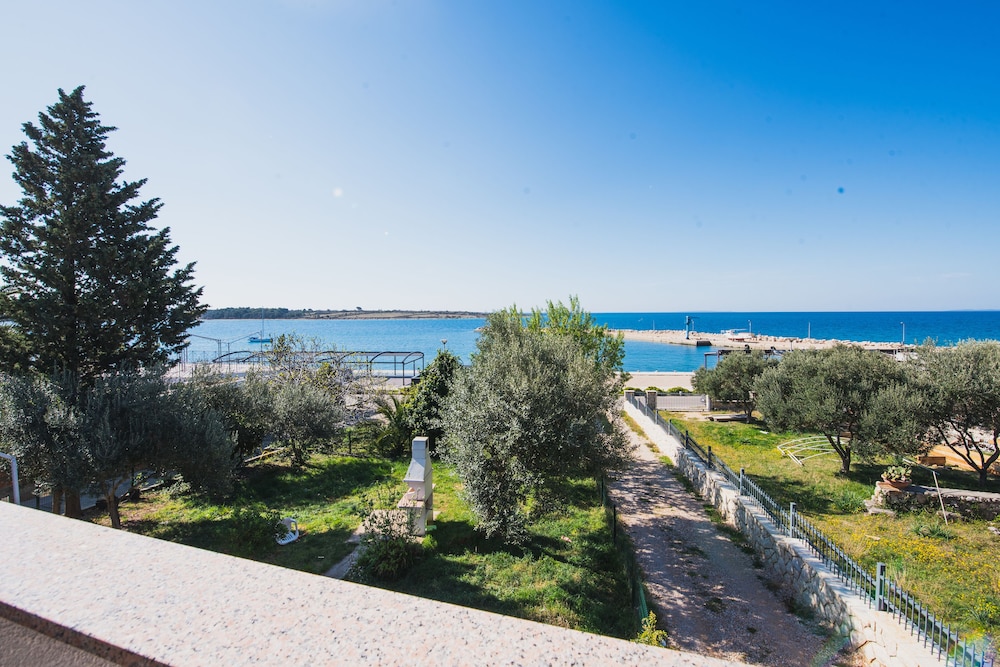 Apartments By The Sea Semy 34/38