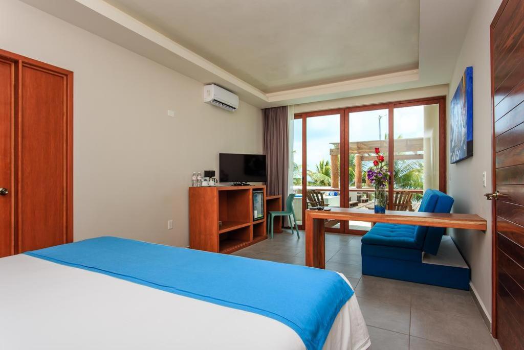 Suite, Sea View, with Pool