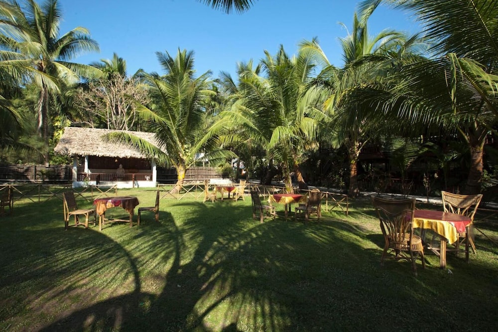 Symphony Palms Beach Resort 1/57