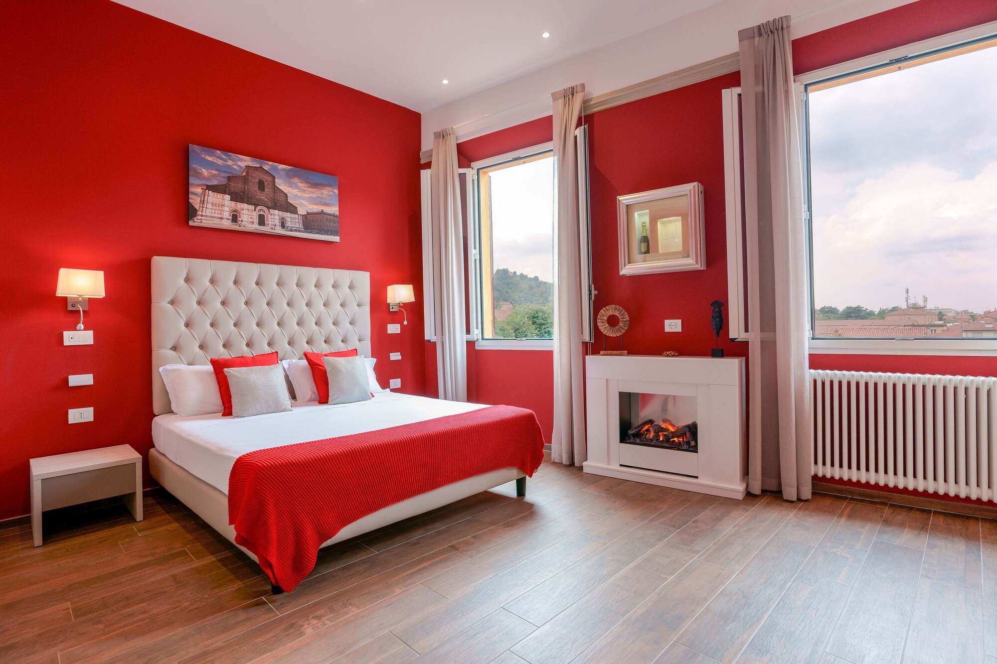 DELUXE, QUEEN BED, CITY VIEW, SOFA