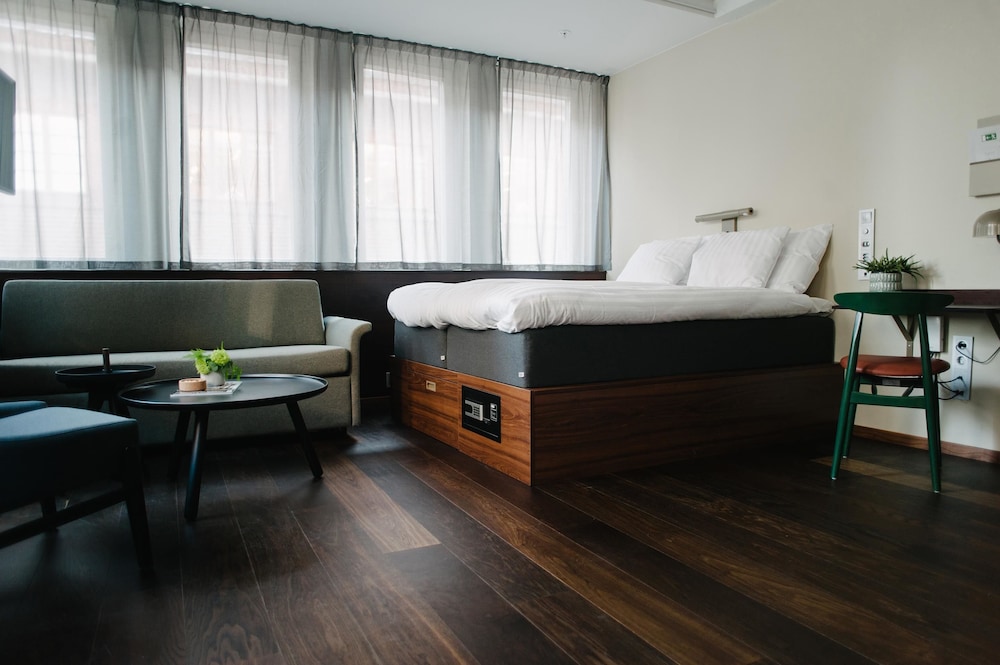 Best Western And Hotel 32/42