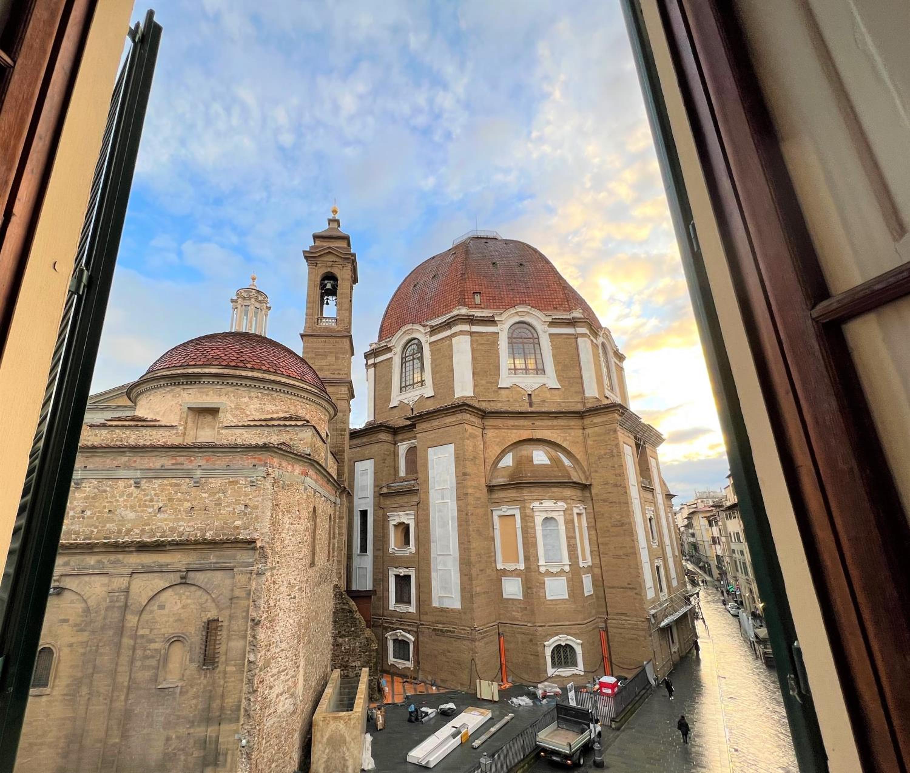 Emerald Palace Hostel 13/15