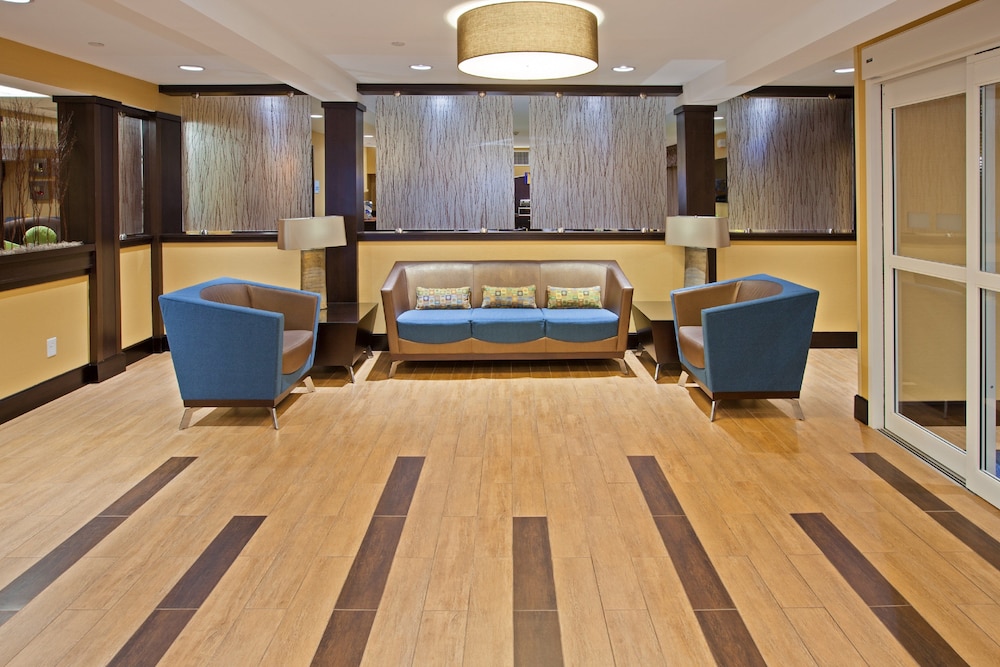 HOLIDAY INN EXPRESS BOWLING GREEN 13/72