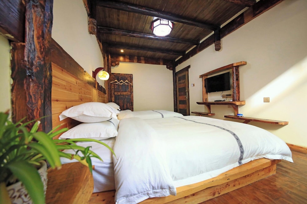 Xiangxi Dreamweaver Inn 24/50