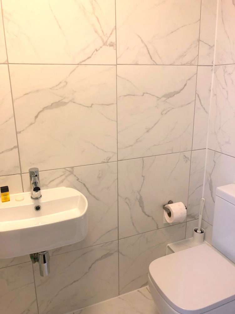 Plaza London Hotel 55/60