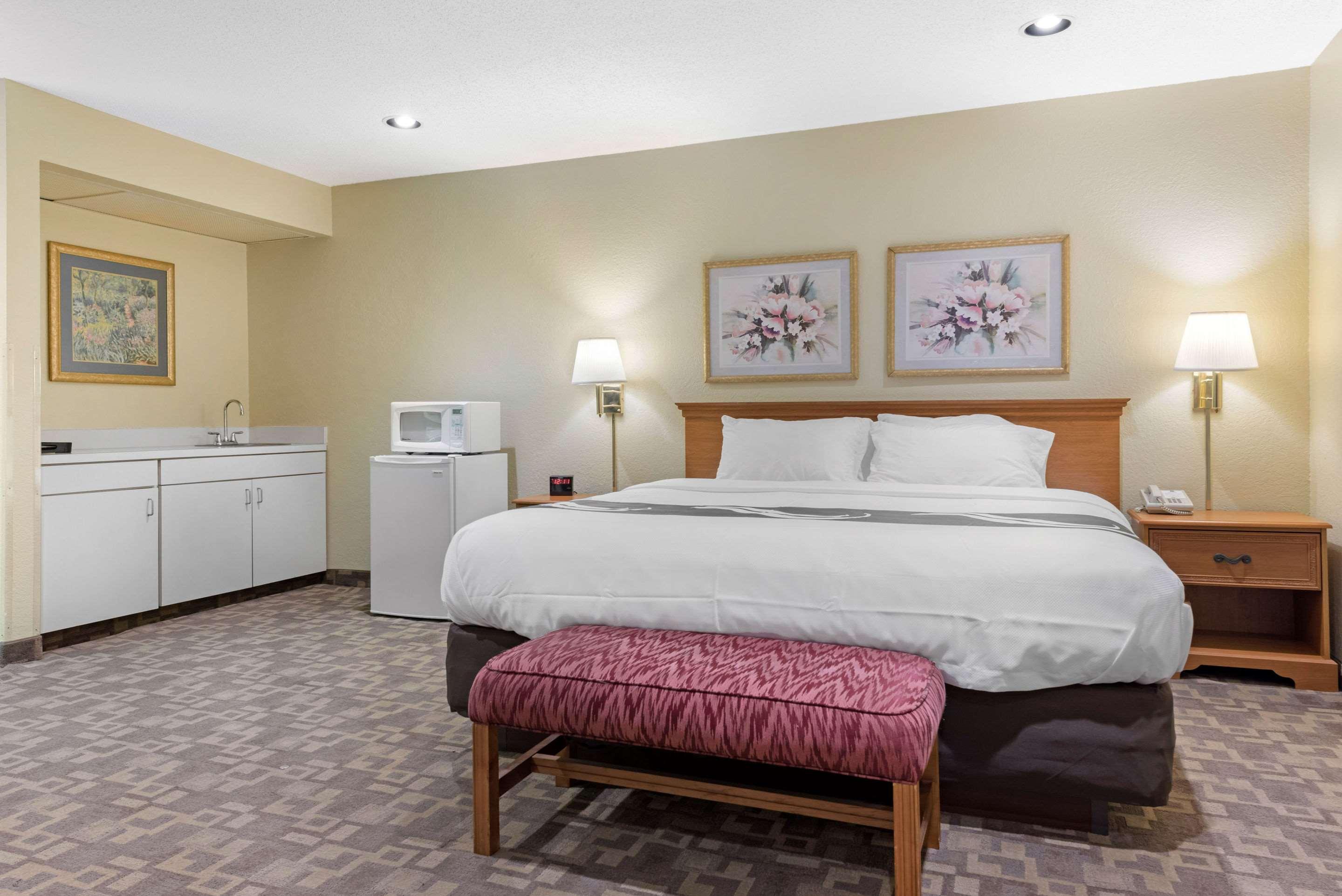 Upgrade, Efficiency, Suite, King Bed