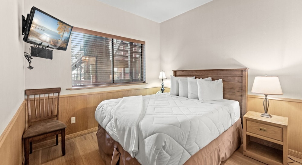 2 Bedrooms, Condo, Standard, 2 Queen Beds, Resort View