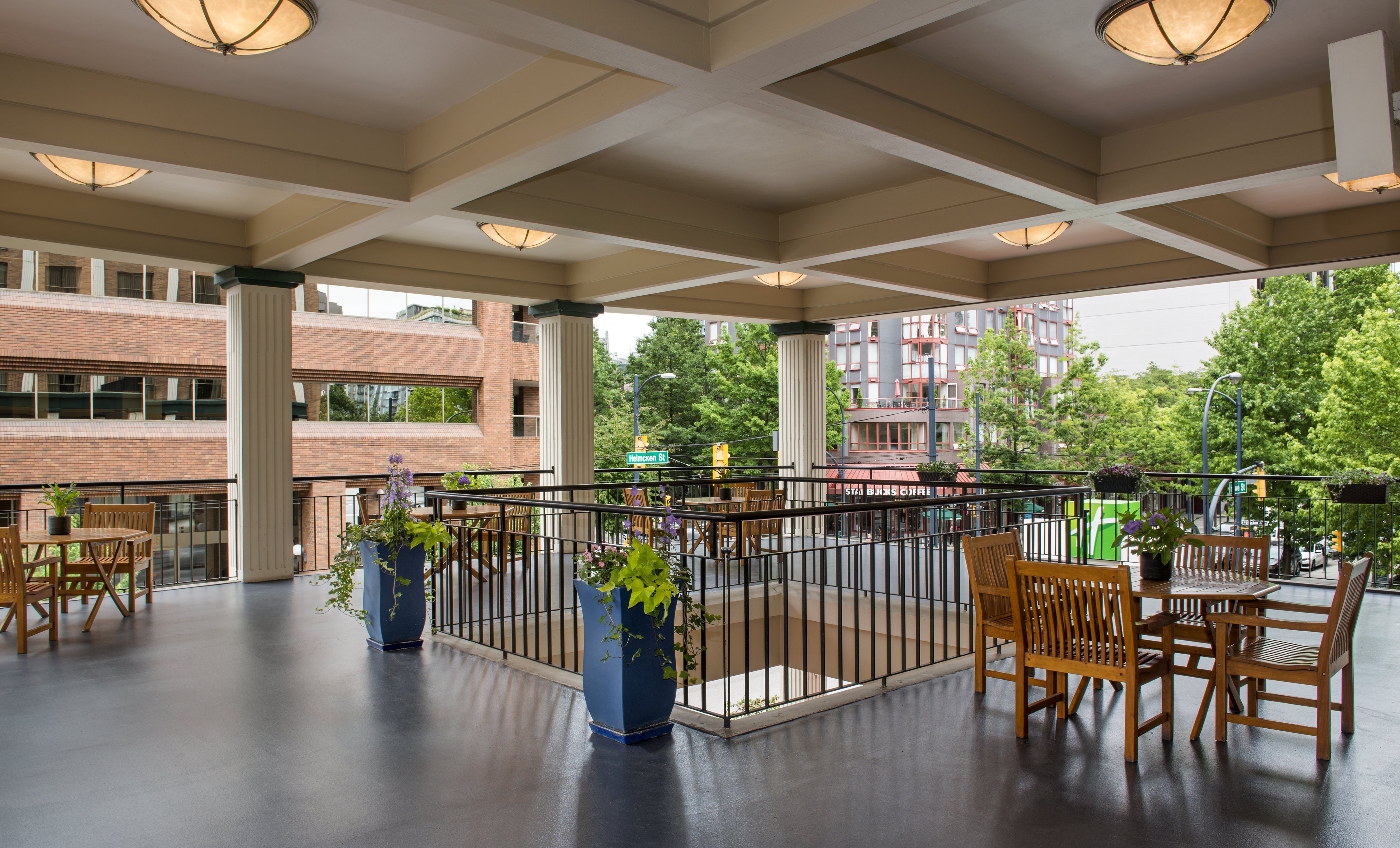 HOLIDAY INN HOTEL AND SUITES VANCOUVER DOWNTOWN 49/73