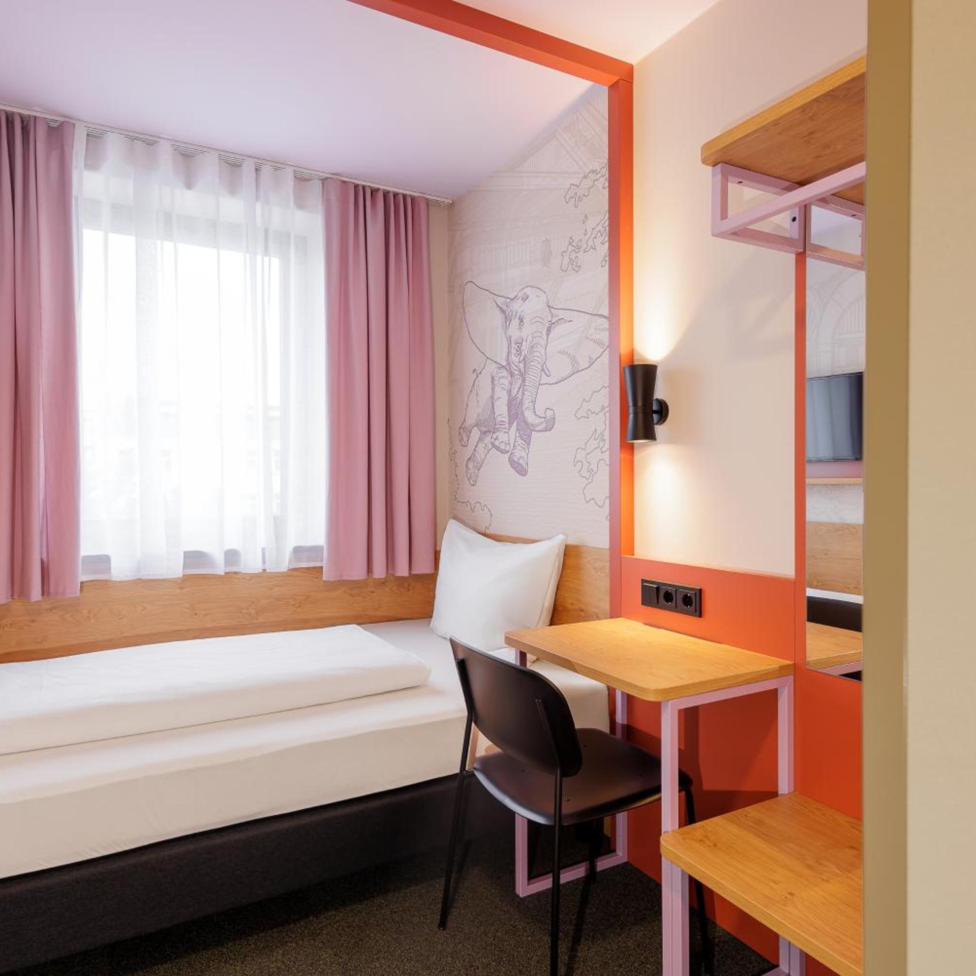 McDreams Hotel Wuppertal City 11/27