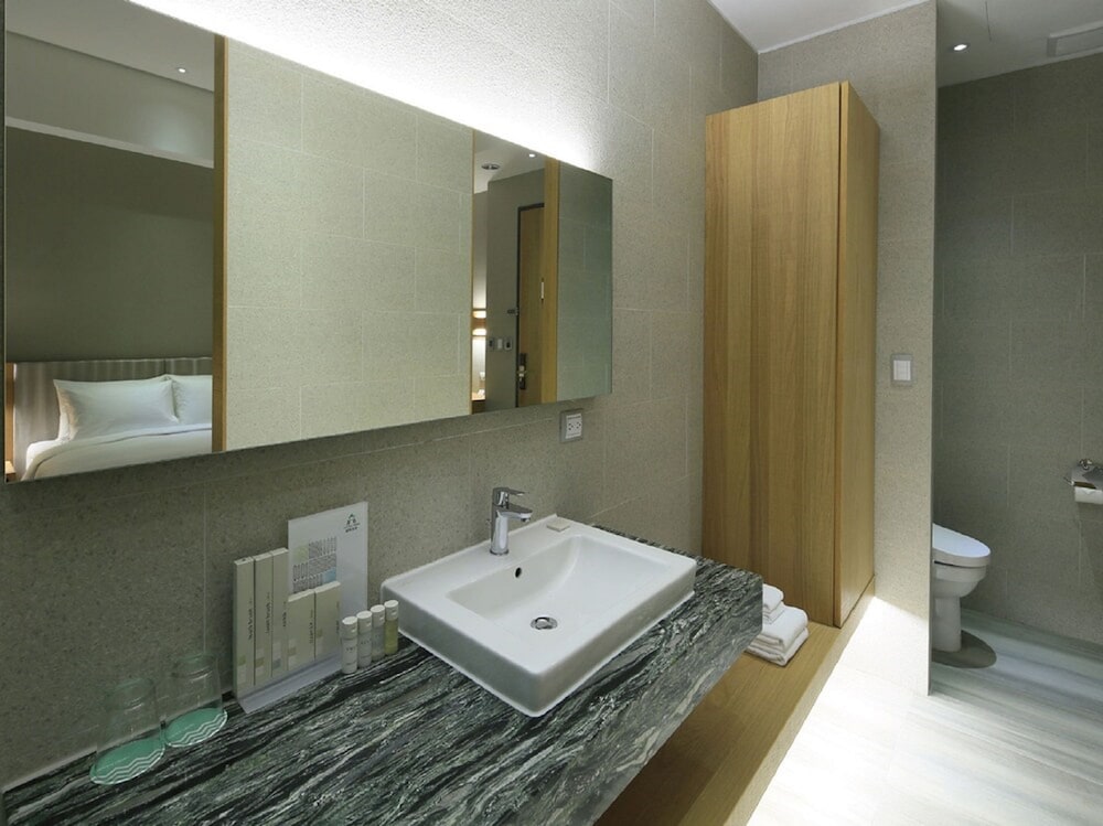 South Urban Hotel 41/45