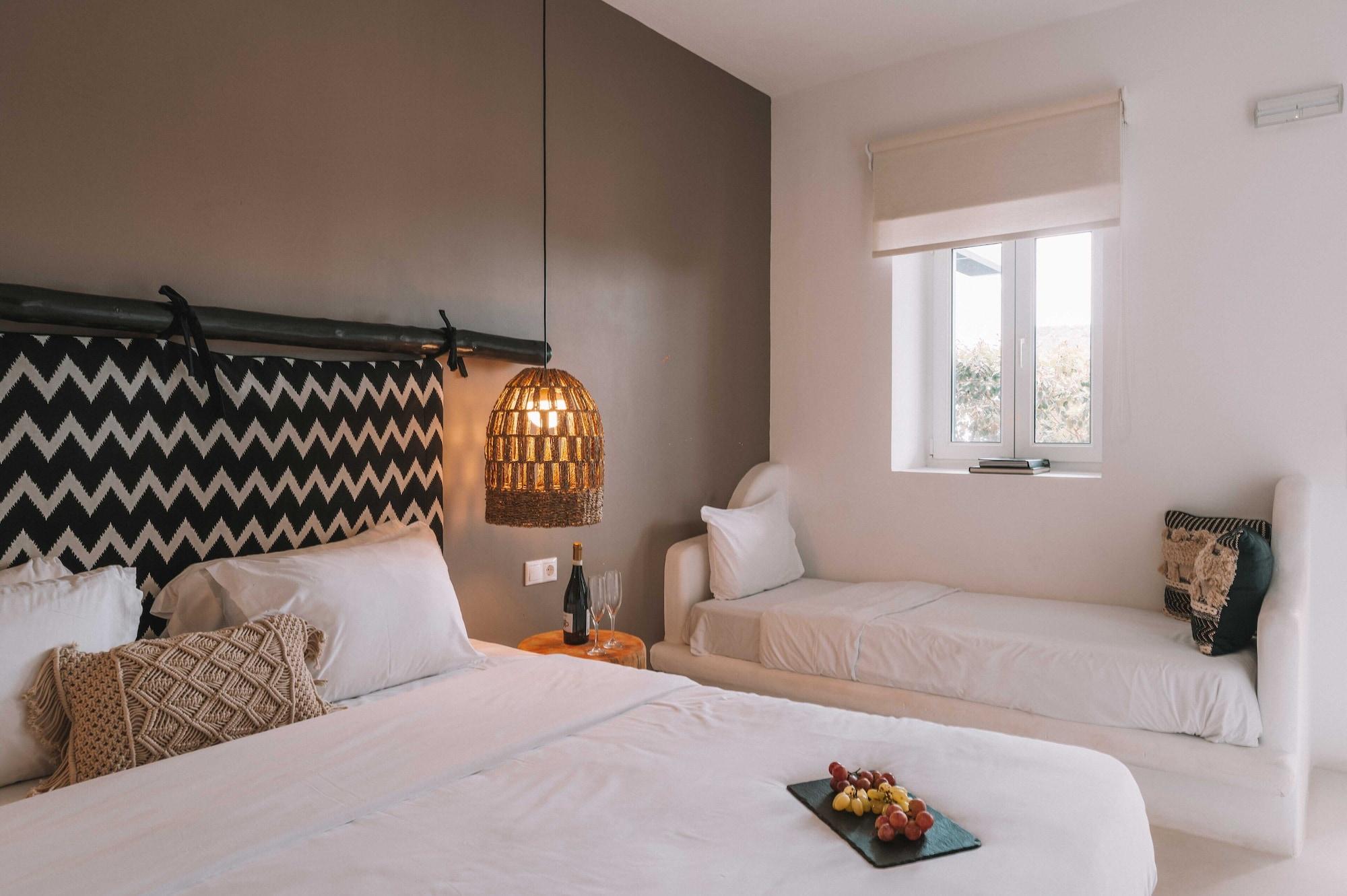 1 Bedroom, Friends and Family, Family
