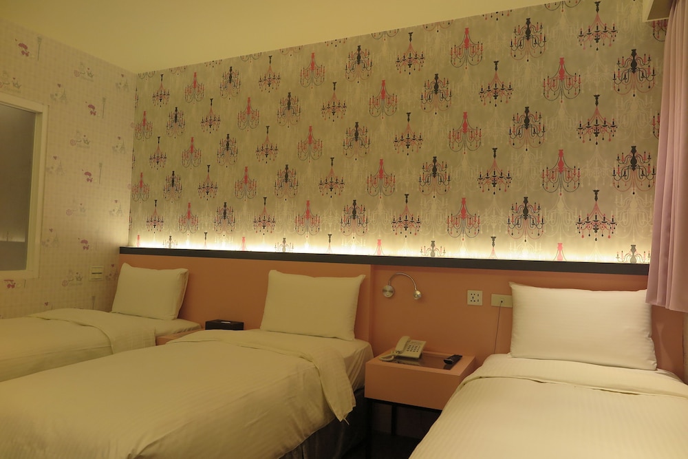191 Hotel 35/62