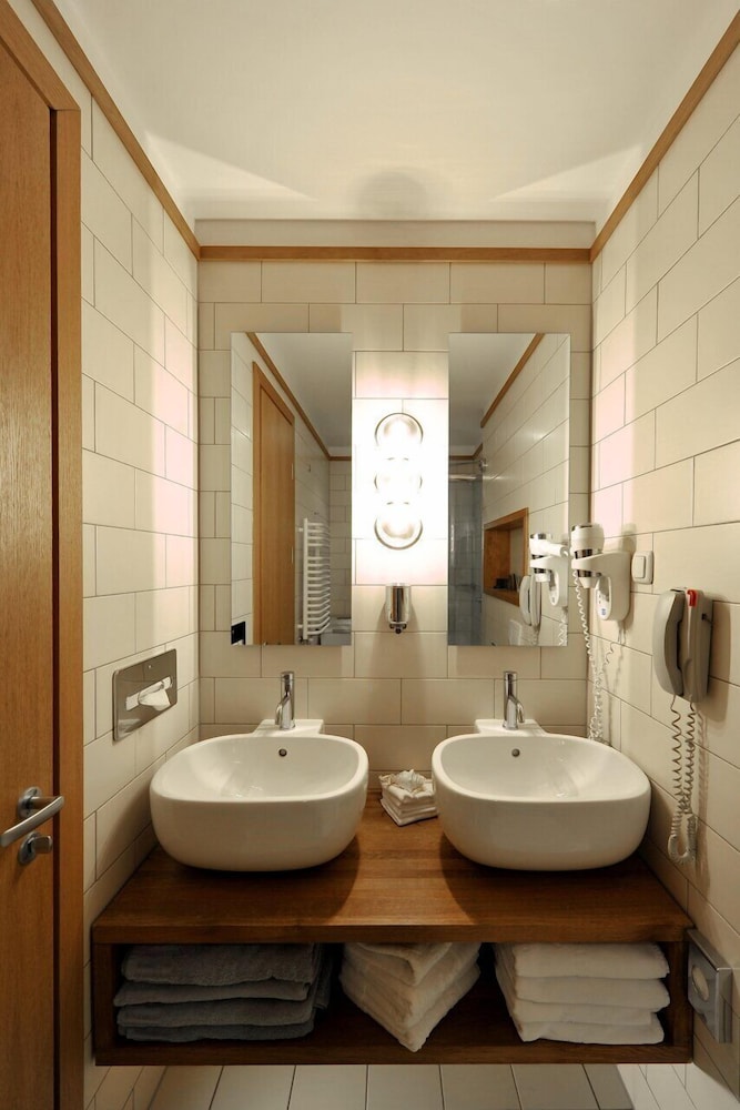 Family Suite, Twin Beds, King Bed, Sofa, Detached Building، PALANGA SPA DESIGN HOTEL 2/2