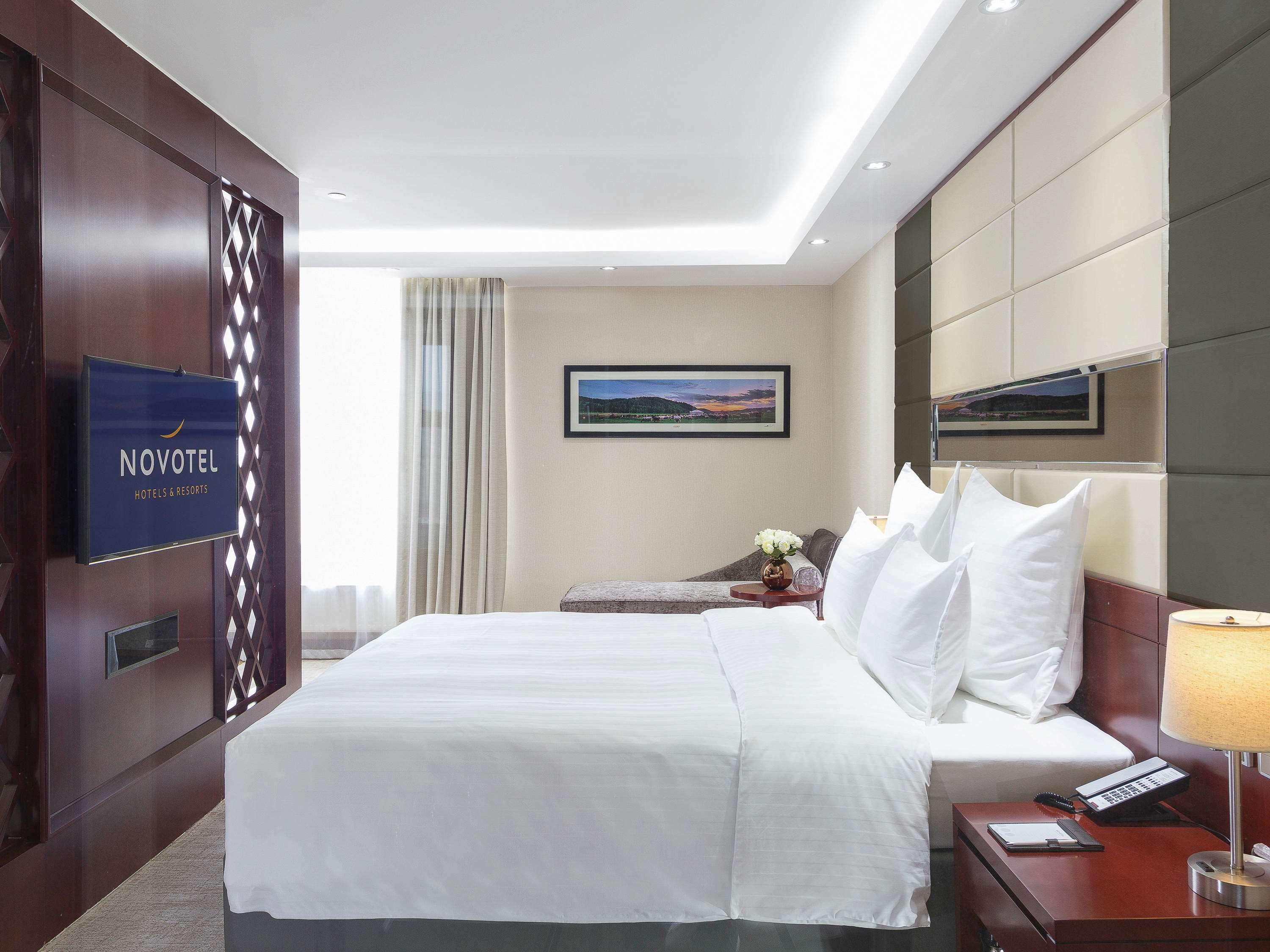 جناح جونيور بسرير كينج مع أريكة، Novotel Ulaanbaatar 2/4