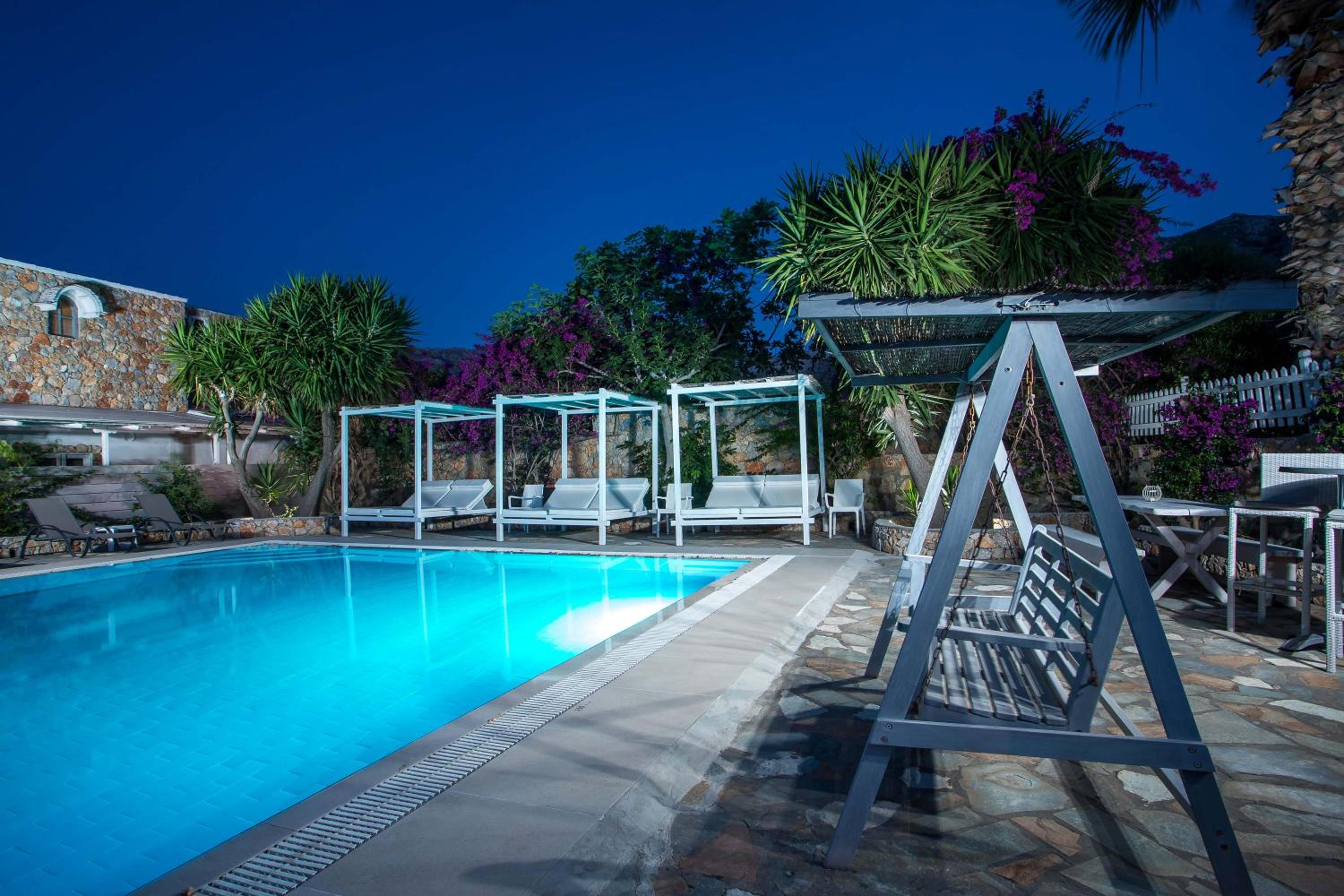 Irini Hotel 60/63