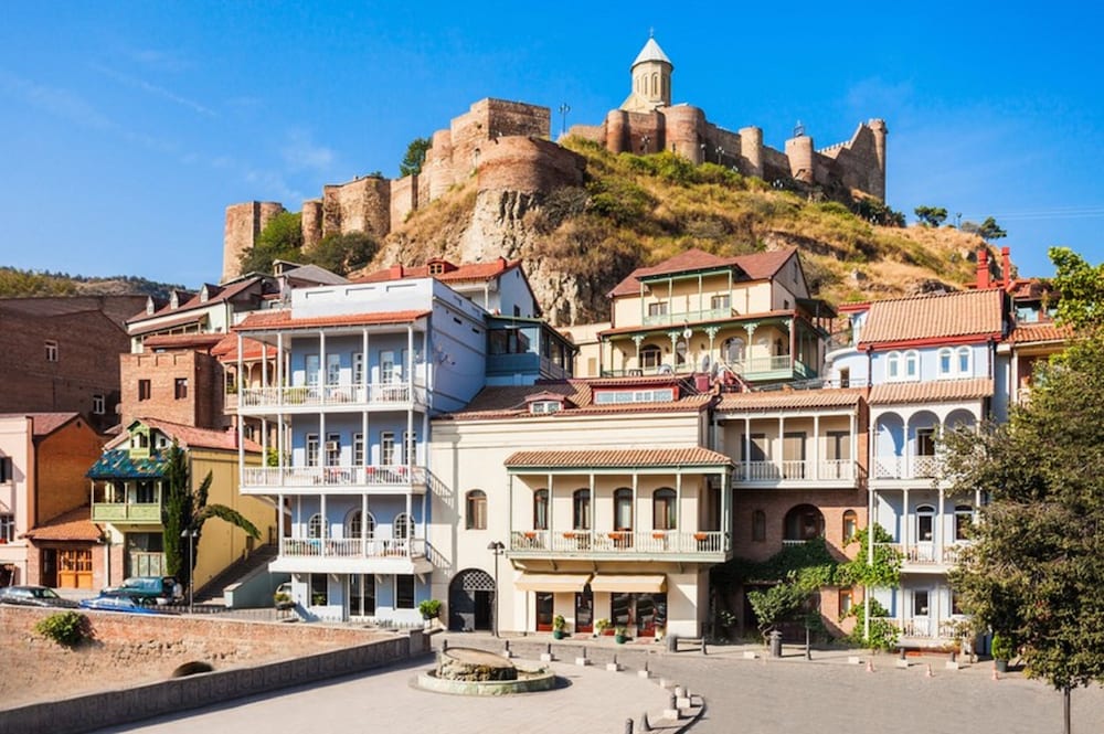 Qeroli Hotel 3/50