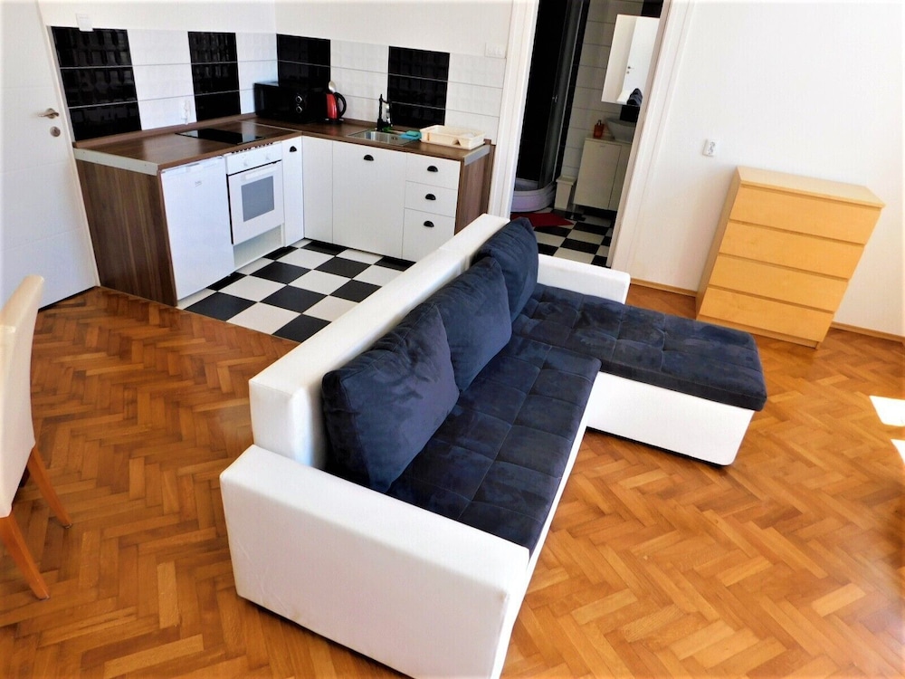 APARTMENTS IVO 23/43