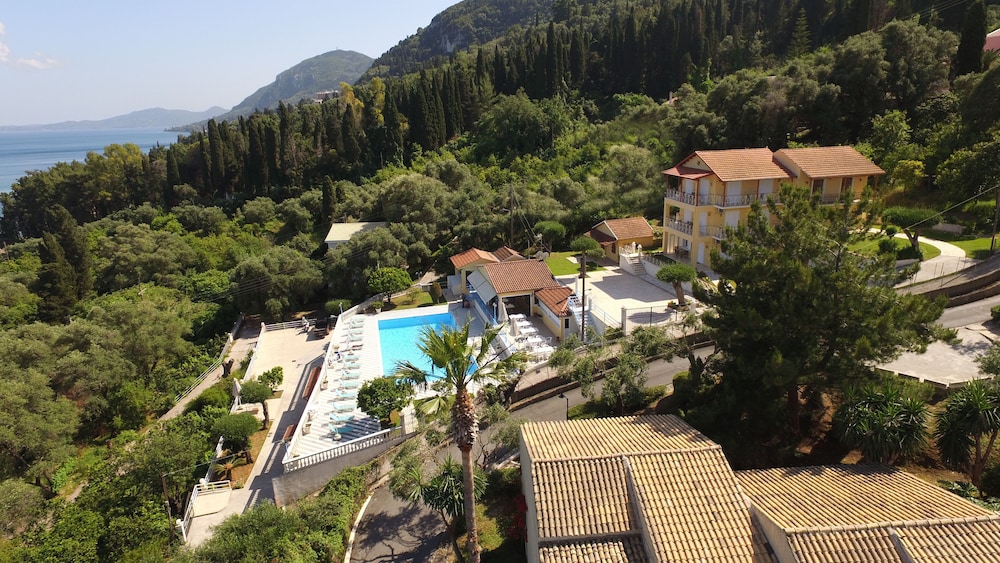 Brentanos Apartments - View Of Paradise 37/50