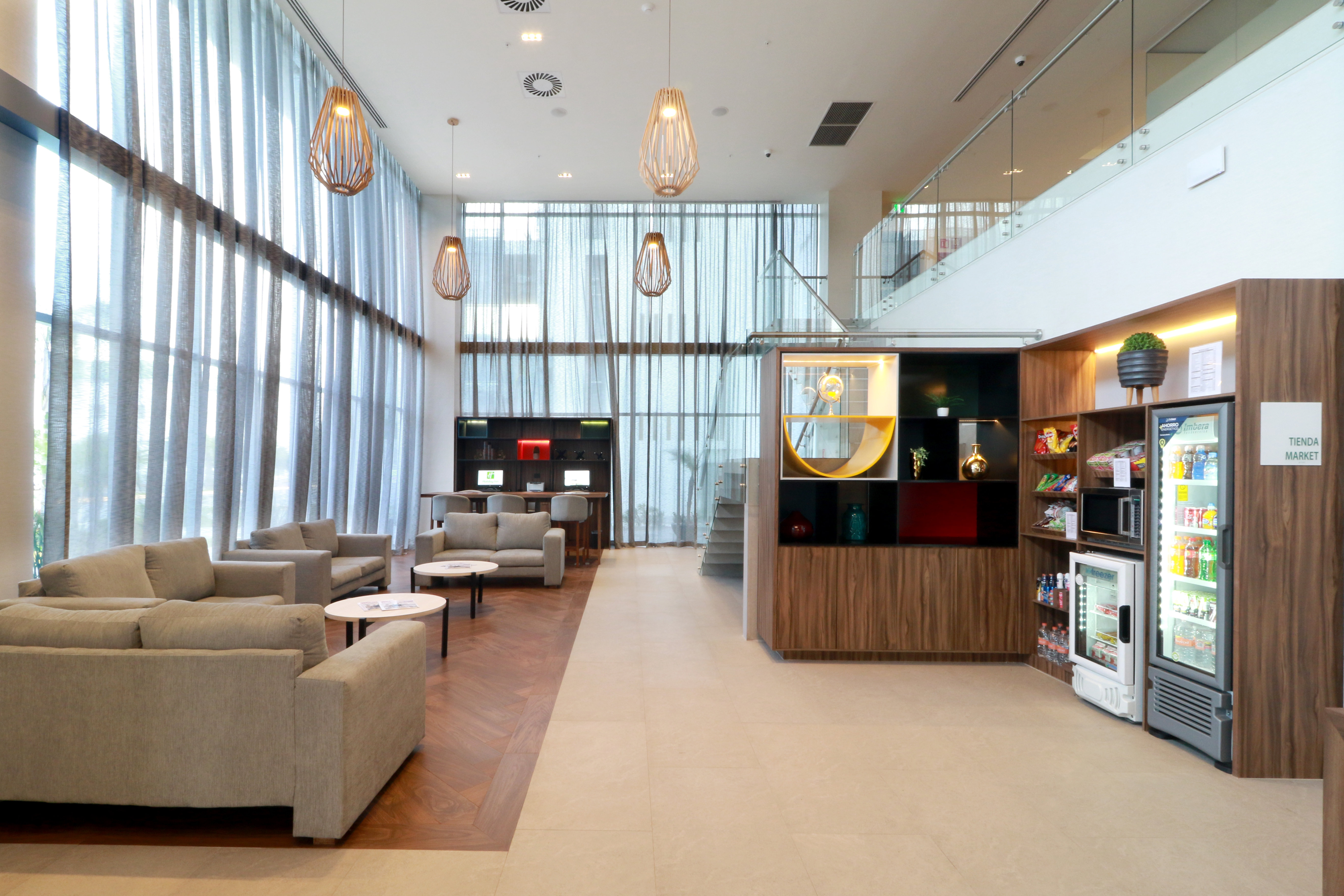 Holiday Inn And Suites Monterrey Apodaca Zona Airport 45/77