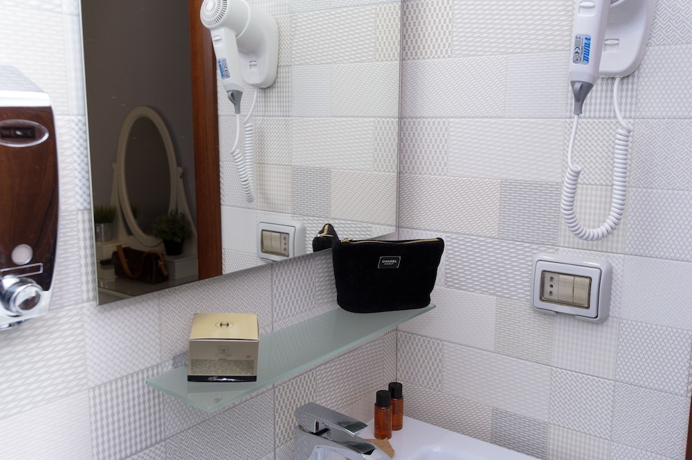 Borguese Executive Suites 29/30