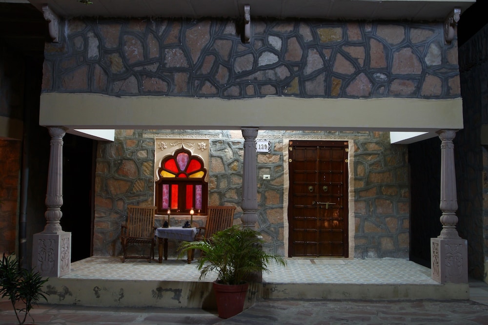 The Pushkar Bagh 3/27
