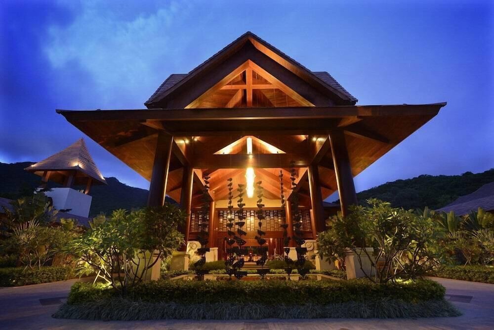 Shixishu Jianguo Yalong Bay Resort Hotel 2/39