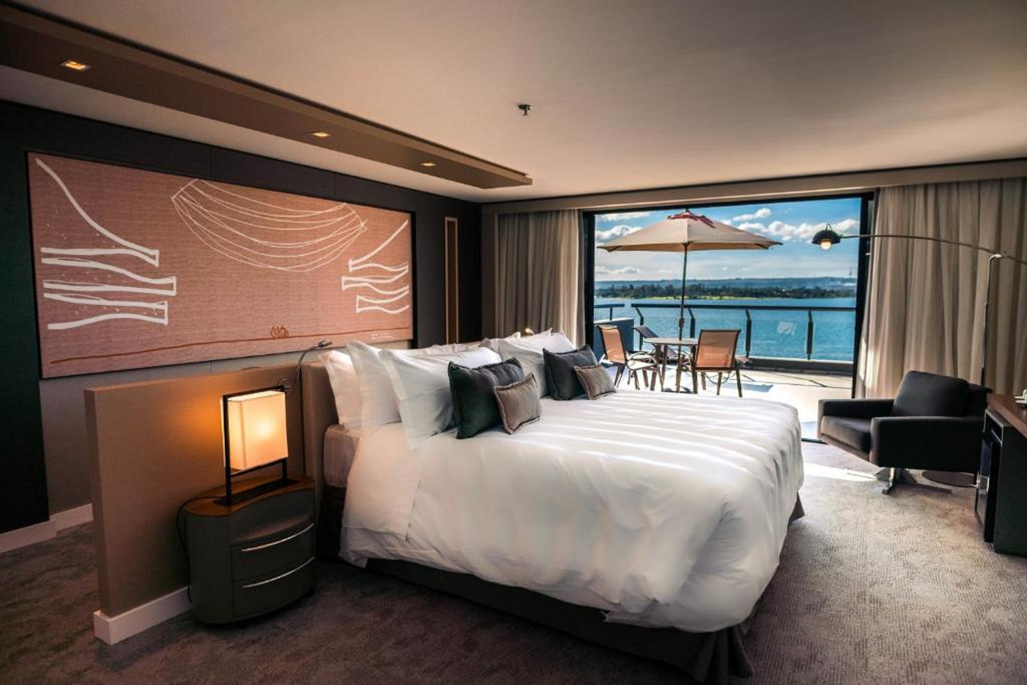 Luxury, King Bed