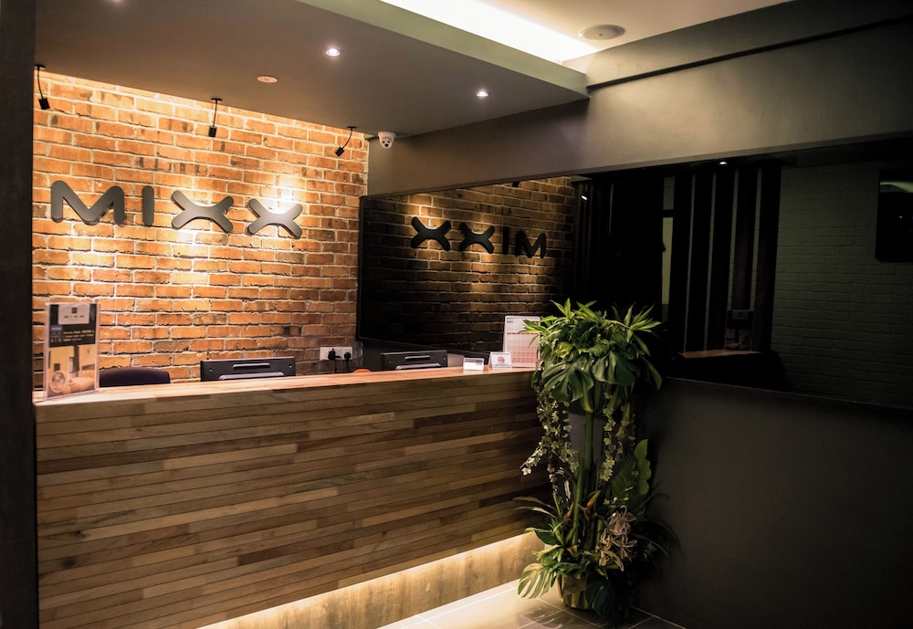Mixx Hotel 3/50