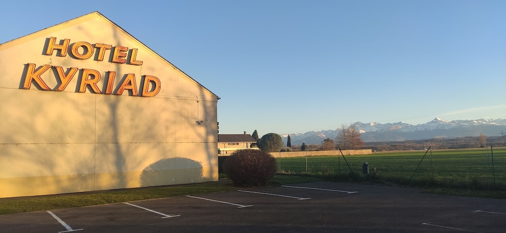 KYRIAD TARBES - ODOS 36/66