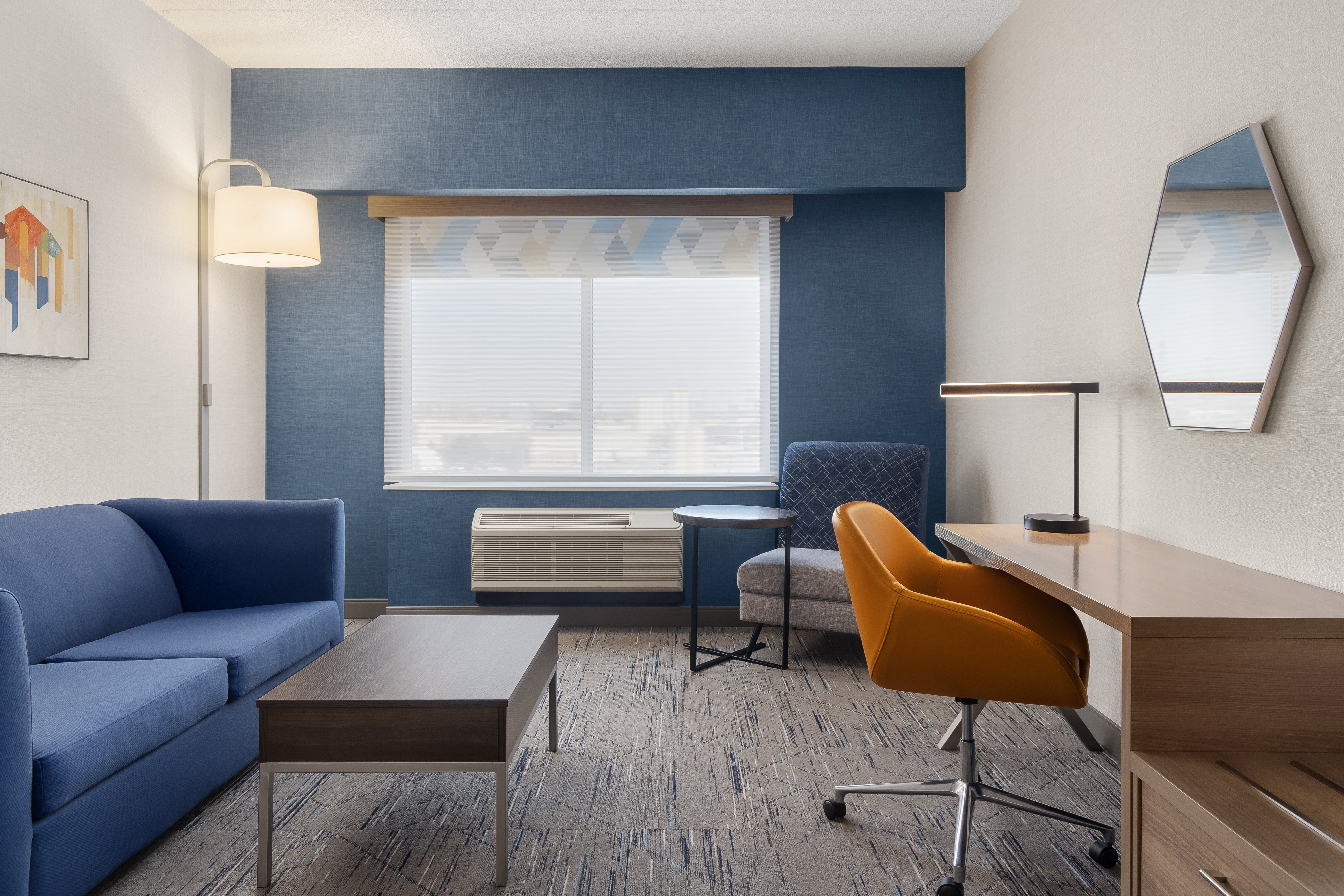 Holiday Inn Express Suites Vaughan 60/78