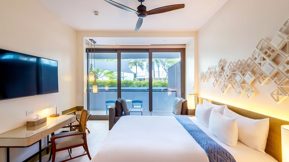 Crimson Resort & Spa Boracay 13/62