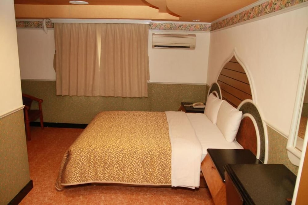 Ti Hwa Hotel 4/49