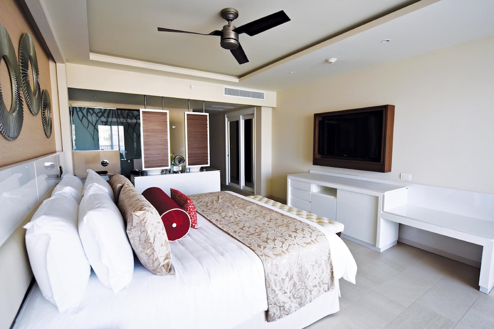 Royalton Riviera Cancun An Autograph Collection All Inclusive Resort Casino 15/66