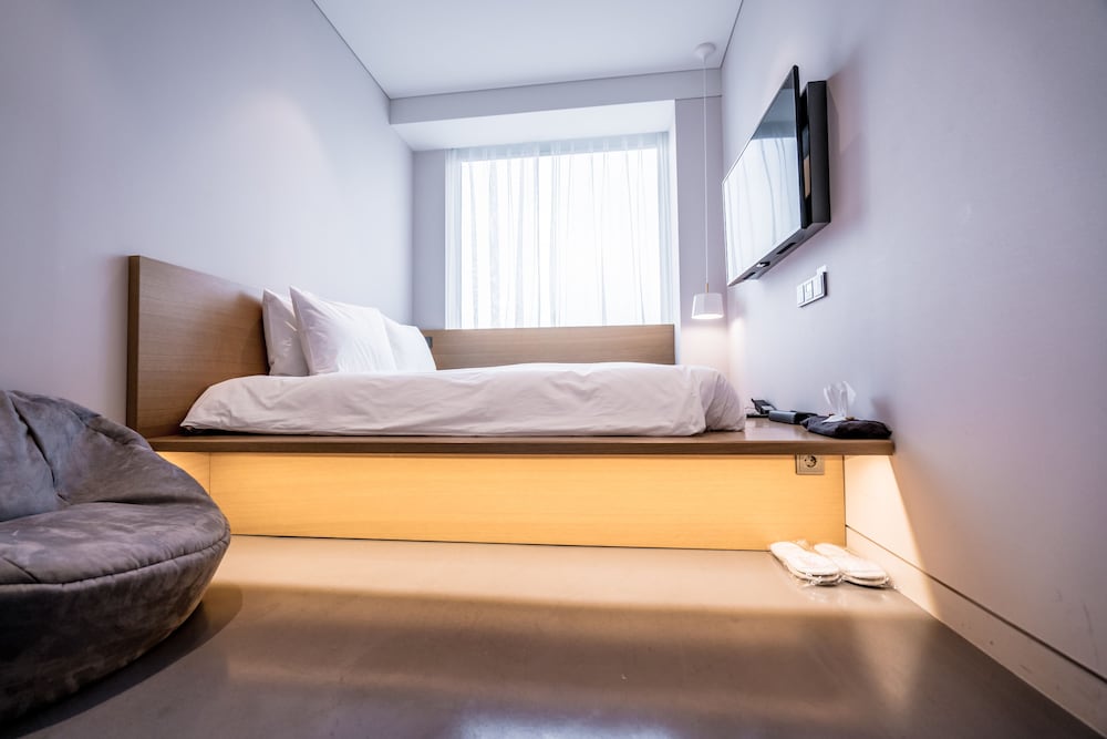 Downtown, King Bed