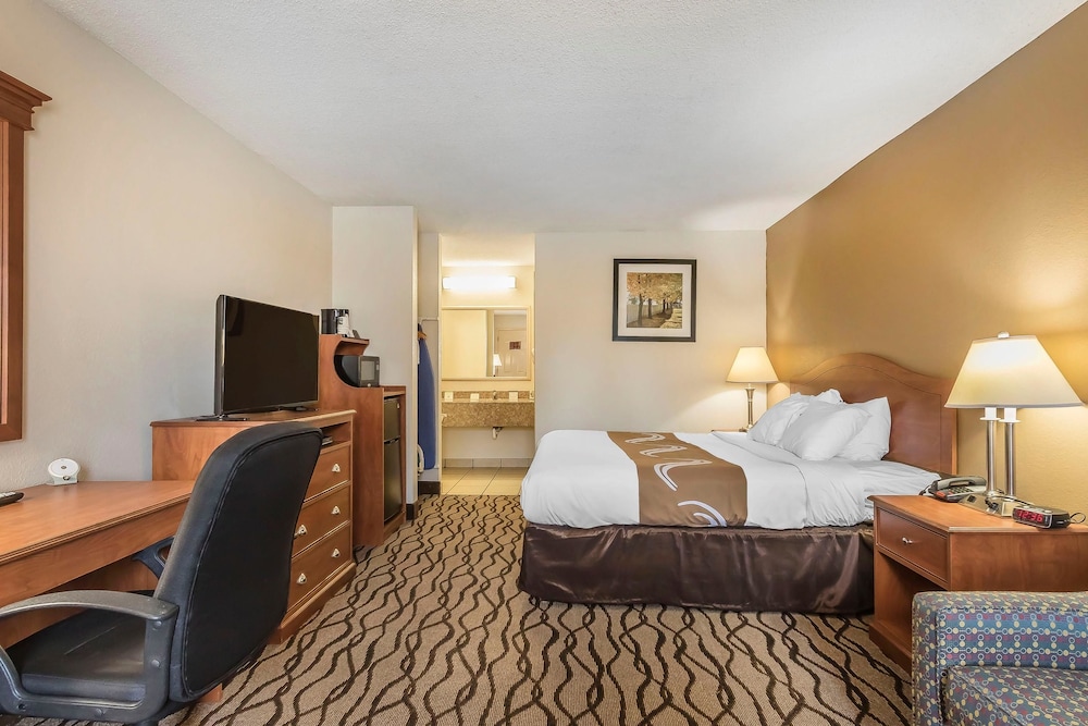 Quality Inn Charleston - Sikeston 16/36