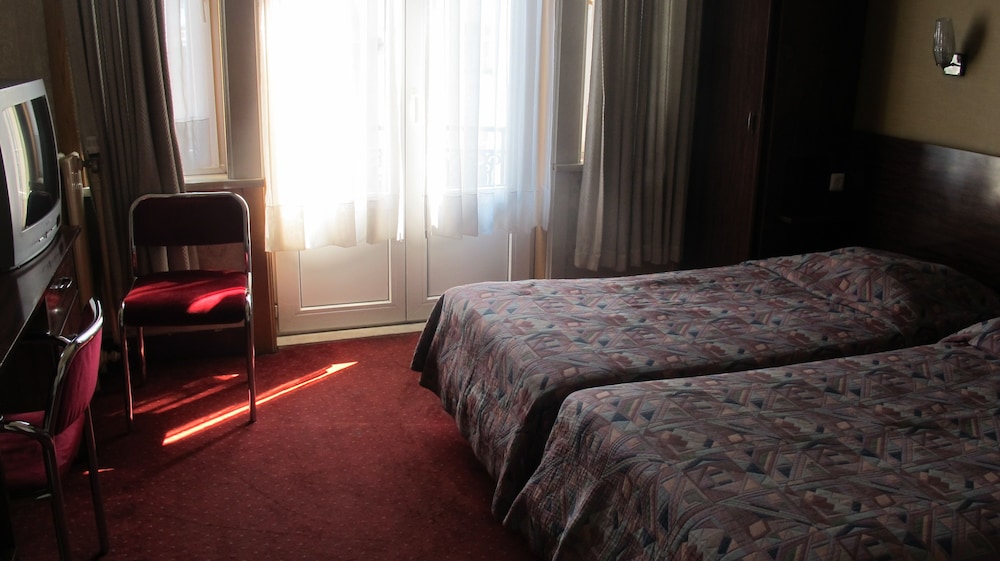 Hotel Manhattan 2/18