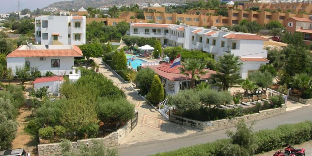 Nikolas Villas Apartments 36/43