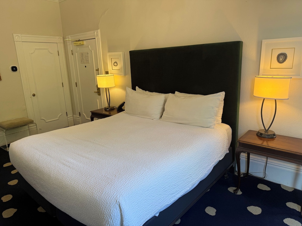 The Sterling Hotel 28/56