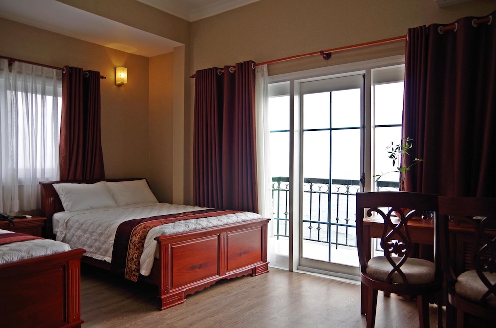 SUITE, OCEAN VIEW