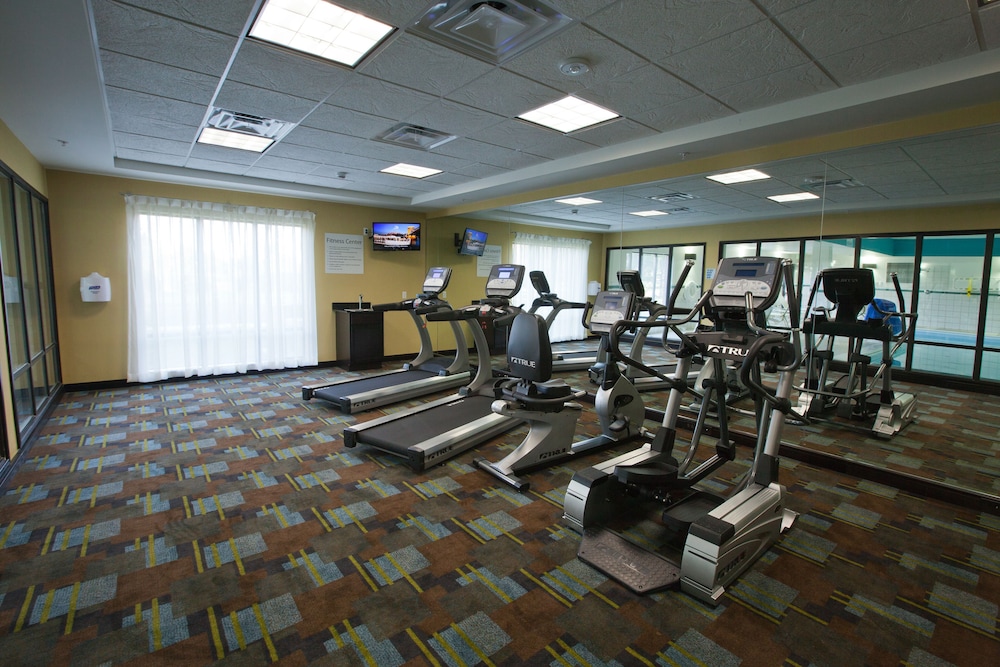 Holiday Inn Express Hotel And Suites Detroit North Troy 34/63