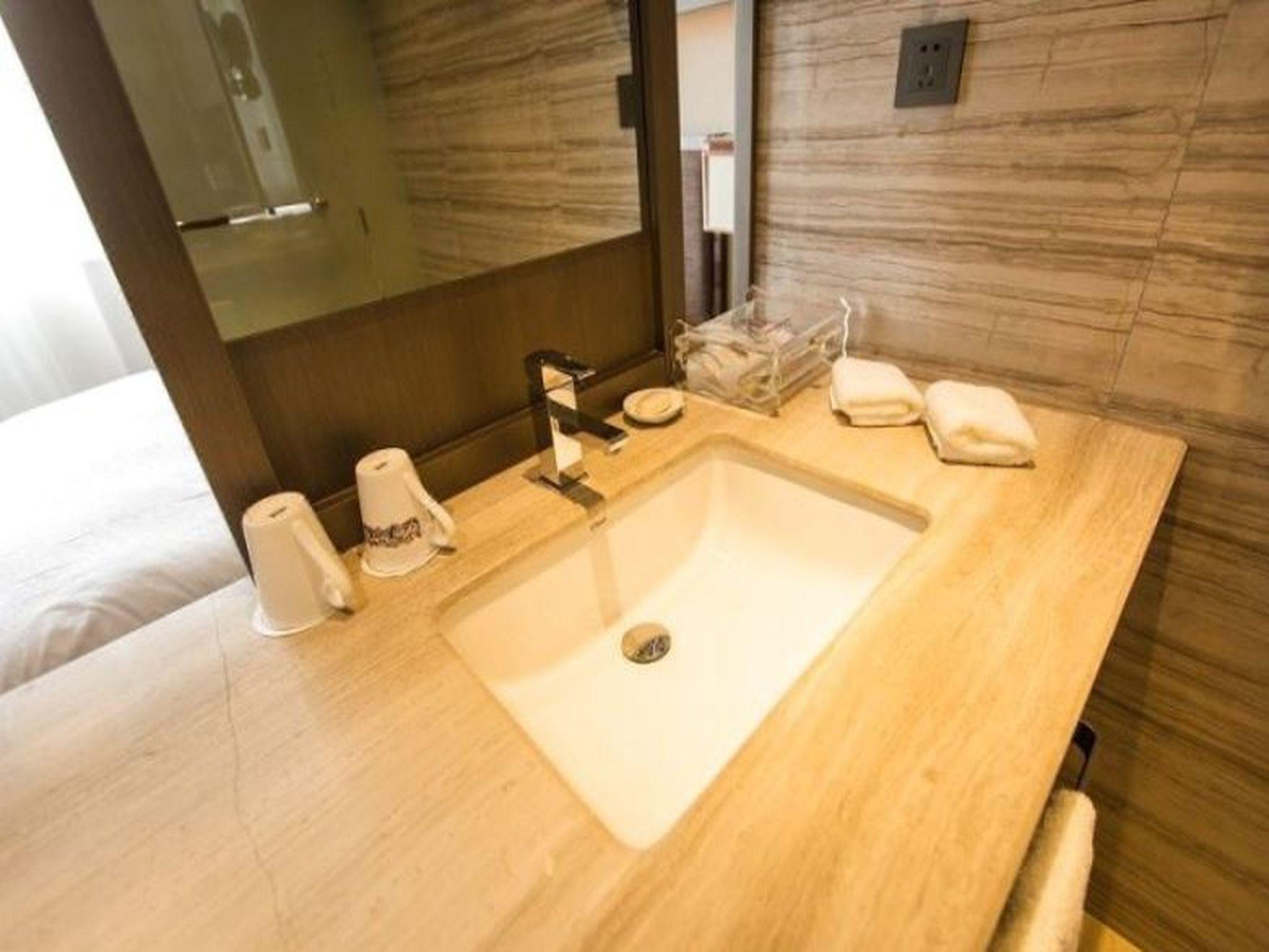 Zhangjiagang Guomao Hotel 41/42