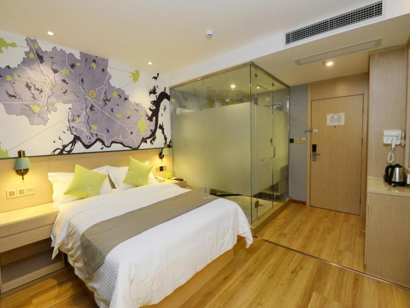 Vatica Huanggang Luotian County City Square Hotel 10/18