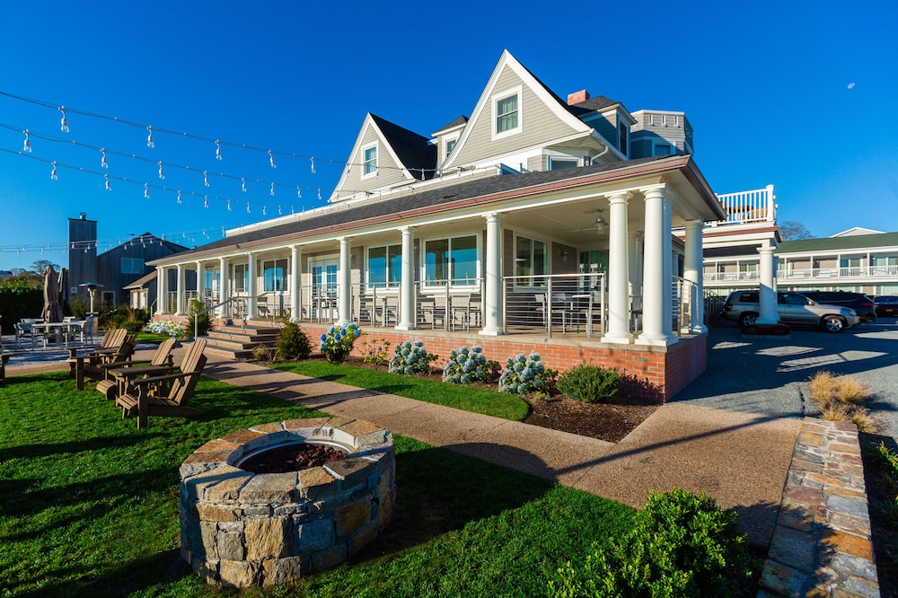 The Shore House 4/50