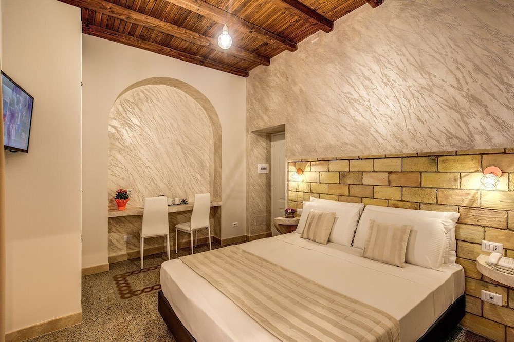 Colosseo Accomodation Room 12/38