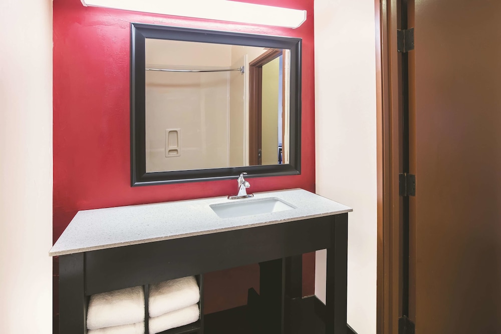 La Quinta Inn & Suites by Wyndham Dallas Mesquite 30/67